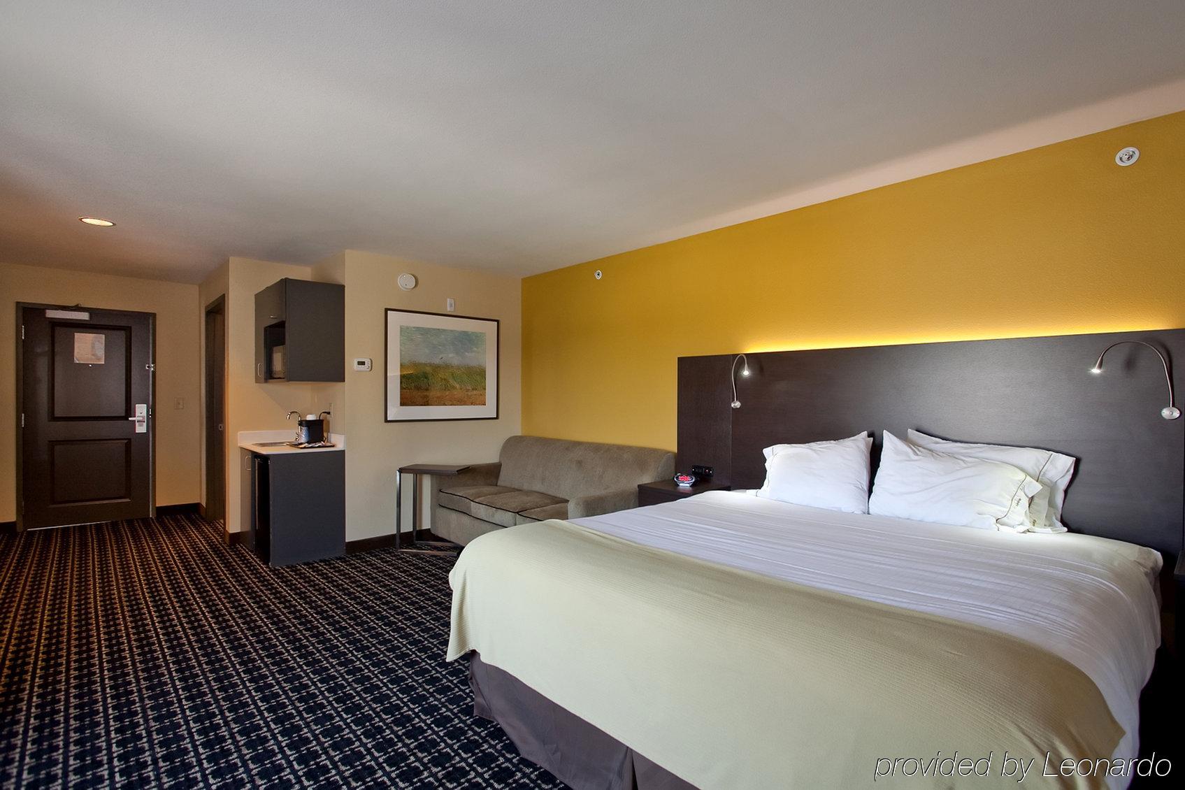 Holiday Inn Express Newton, An Ihg Hotel Habitación foto